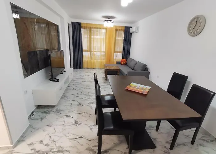 слънце и море сарафово Μπουργκάς